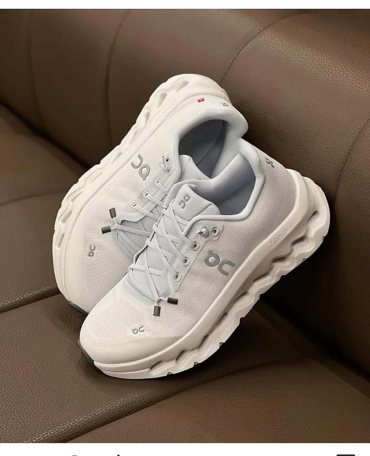 ON CLOUD TILT FULL WHITE